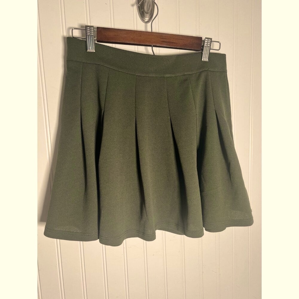 Trixxi Women/Teen Pleated Mini Skater Skirt Uniform Style Size M Dark Green